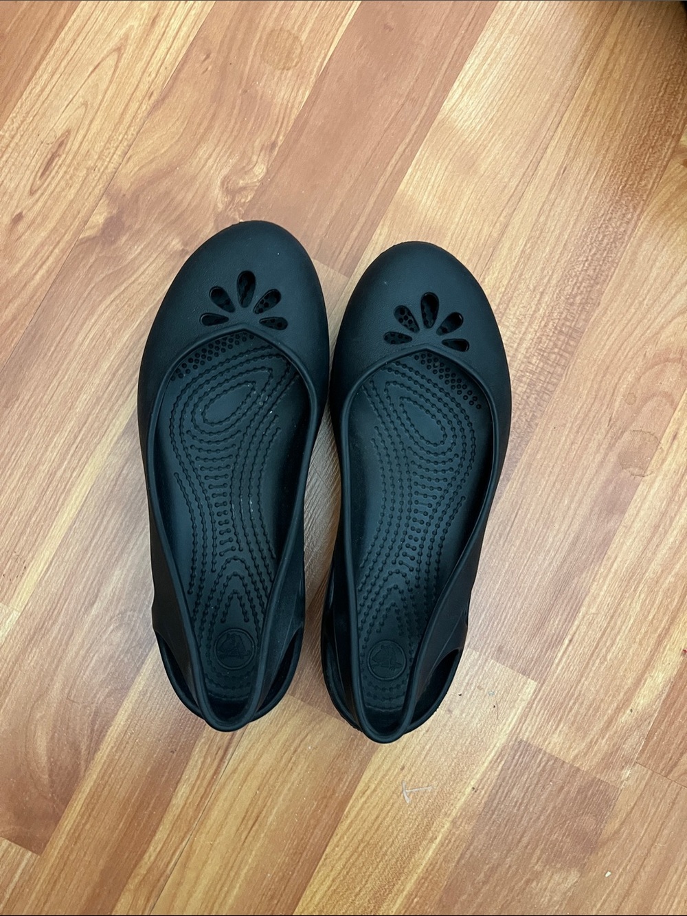 CROCS Women’s Black Slip-On Ballet Flats with Cutout Detail Size 6